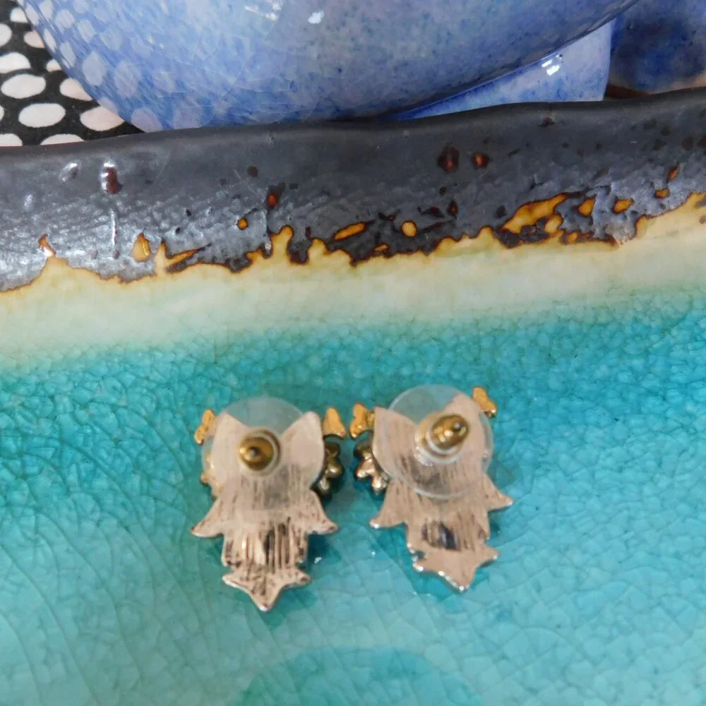 Betsey Johnson amethyst & emerald crystal, pearlescent gold tone owl earrings - Picture 4 of 5